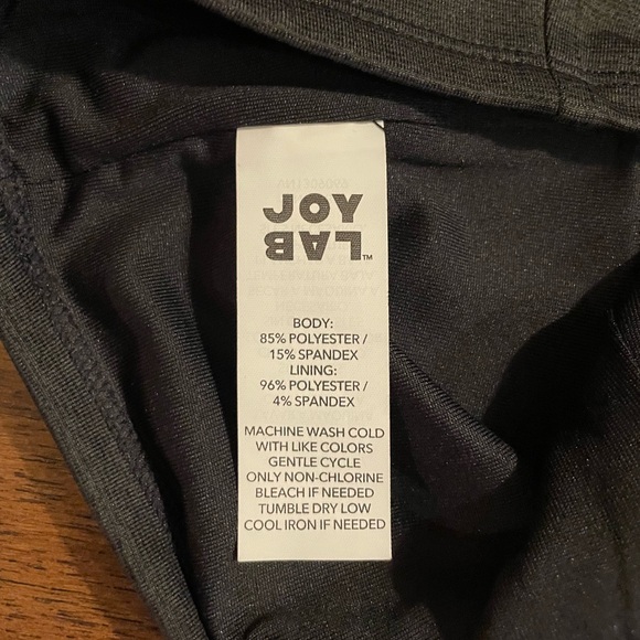 Workout Crop - Picture 3 of 7